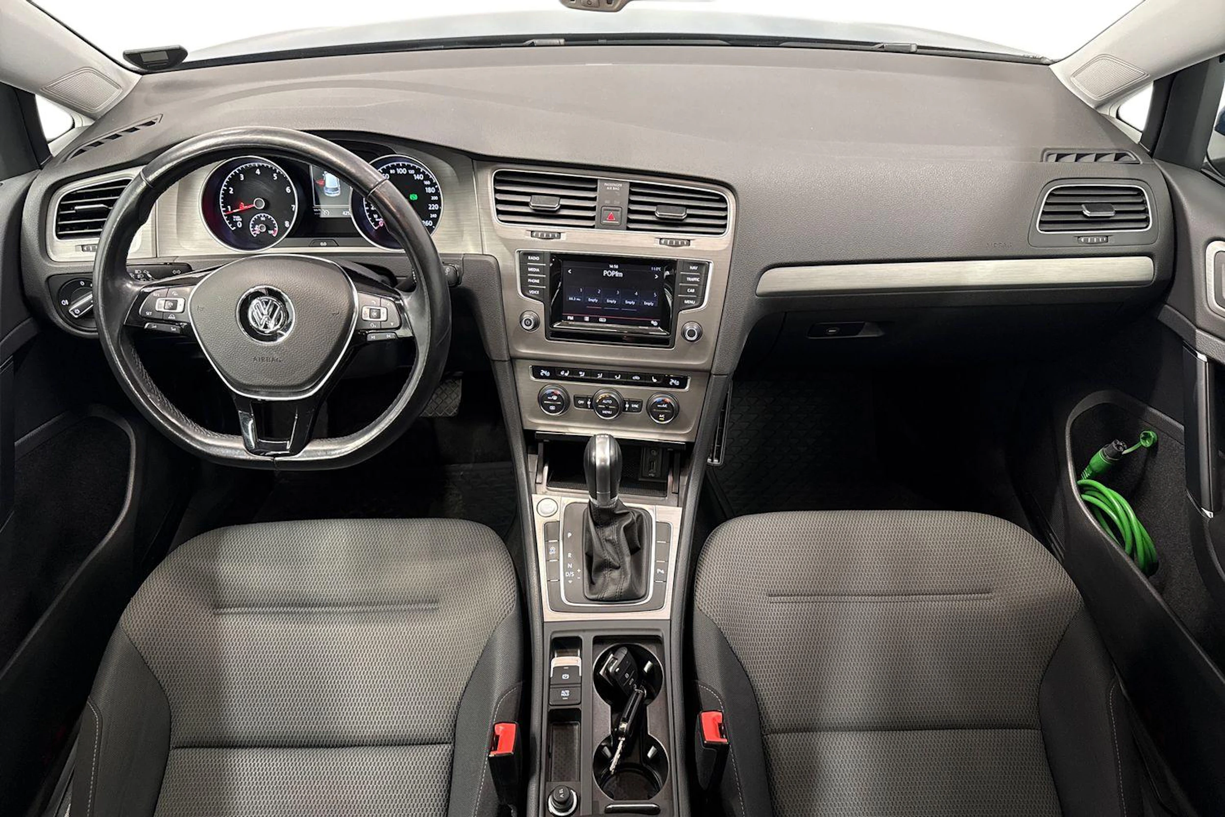 sininen Volkswagen Golf 2015 kuva 7.
