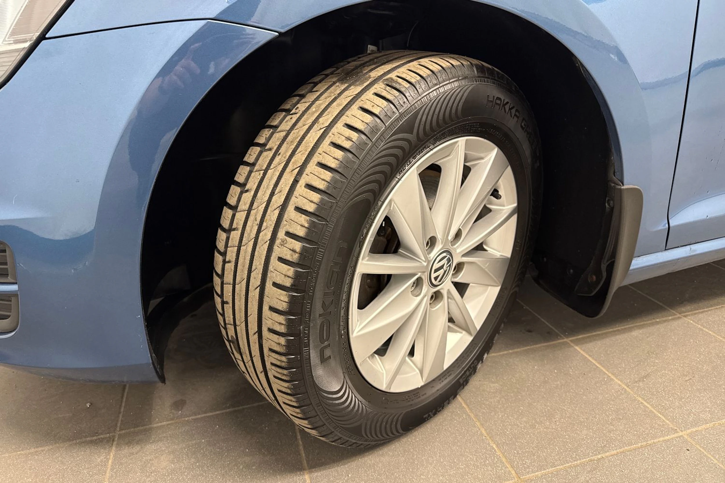 sininen Volkswagen Golf 2015 kuva 10.