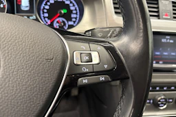 sininen Volkswagen Golf 2015 kuva 16.
