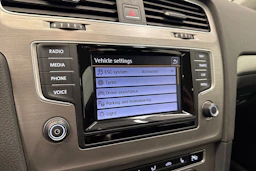 sininen Volkswagen Golf 2015 kuva 19.