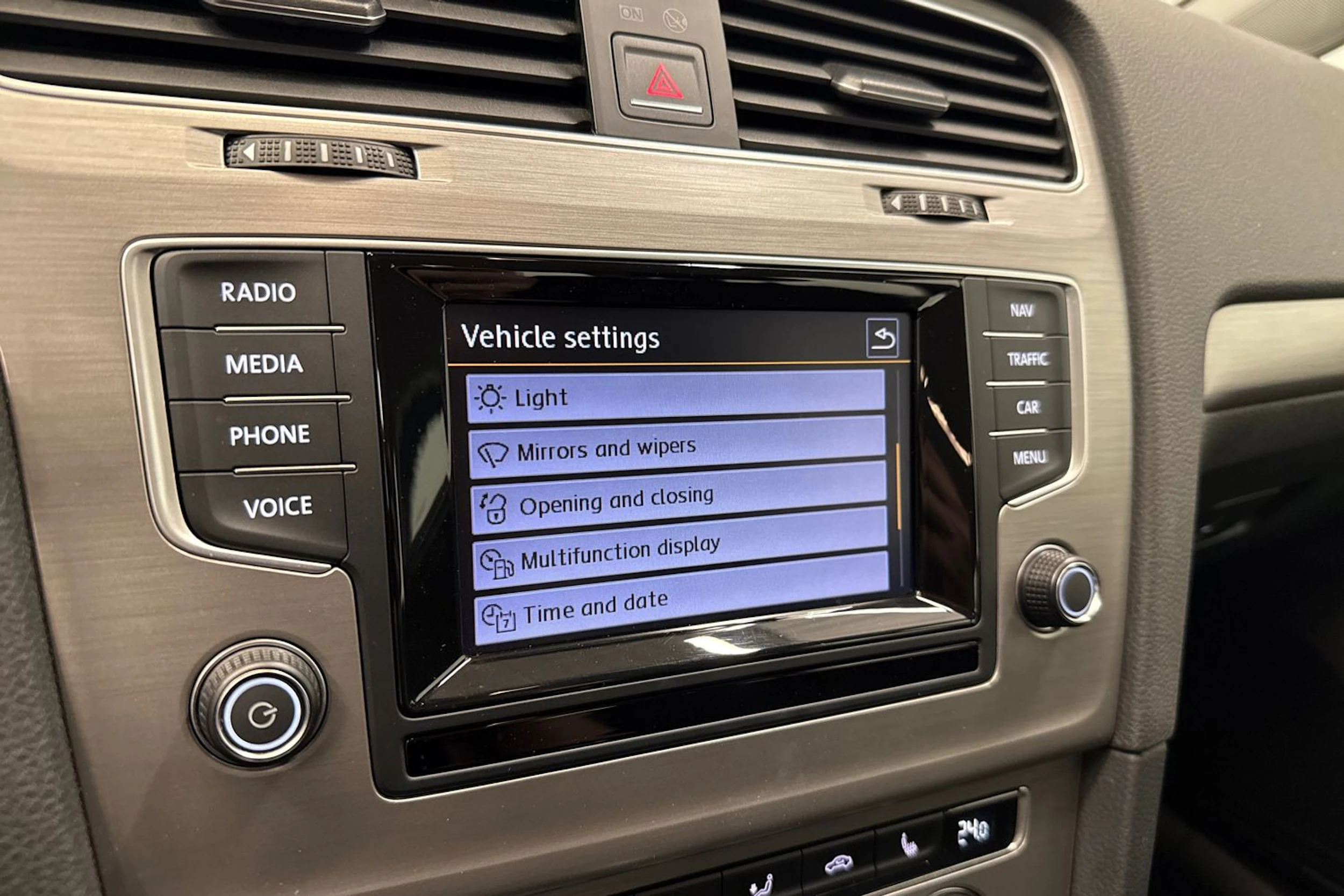 sininen Volkswagen Golf 2015 kuva 20.