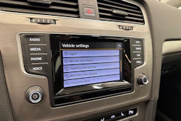 sininen Volkswagen Golf 2015 kuva 20.