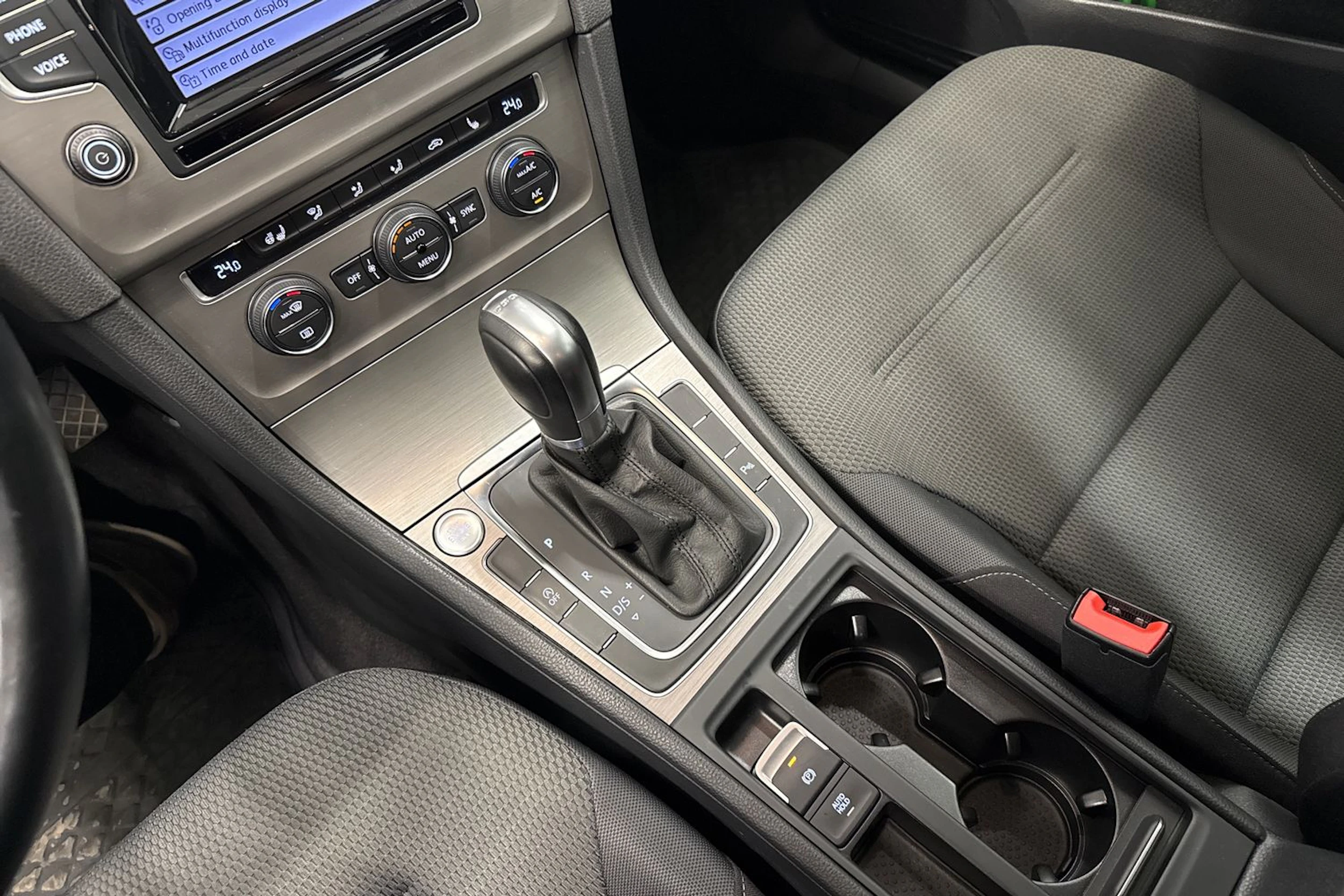 sininen Volkswagen Golf 2015 kuva 22.
