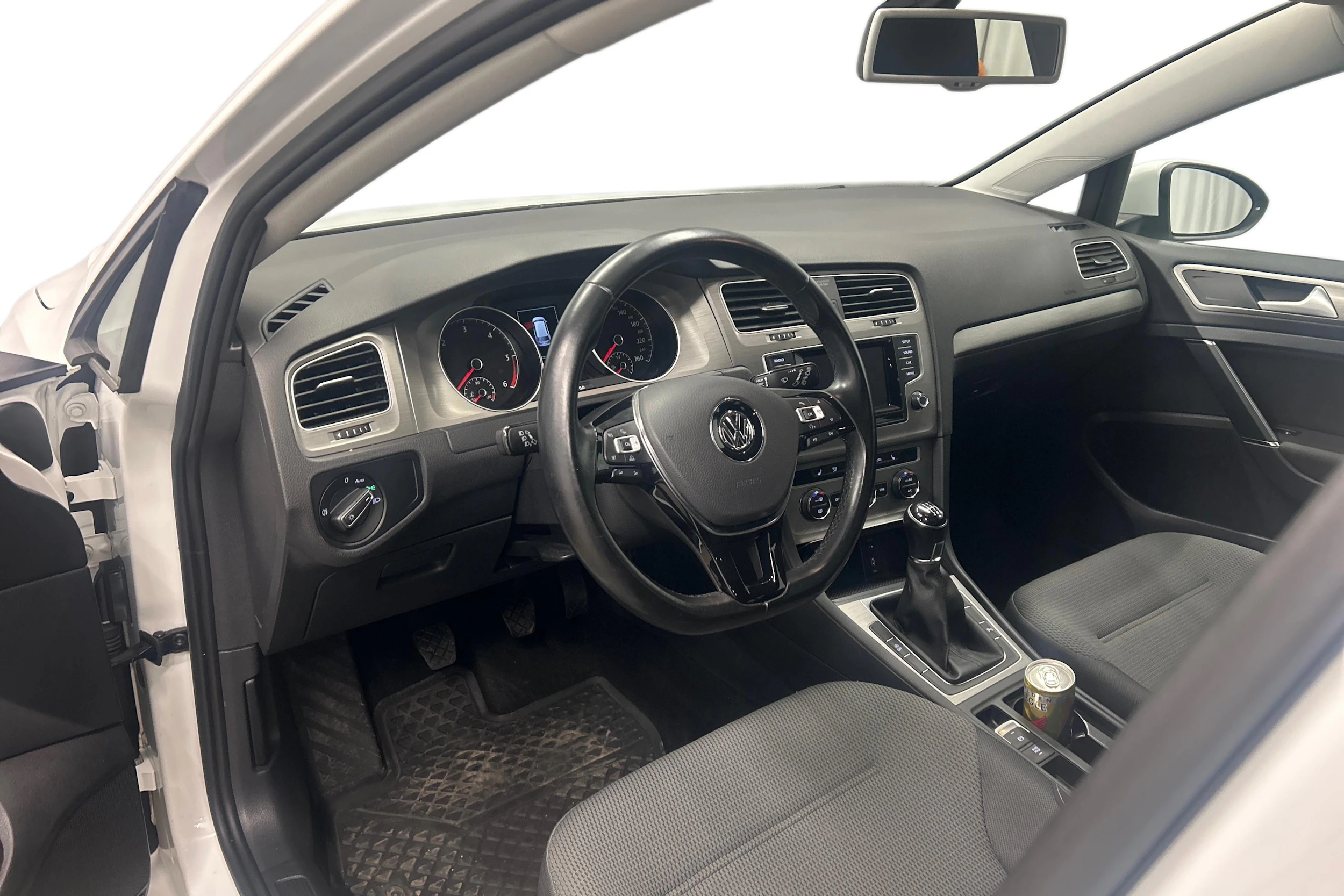 Valkoinen Volkswagen GOLF 2015 kuva 6.