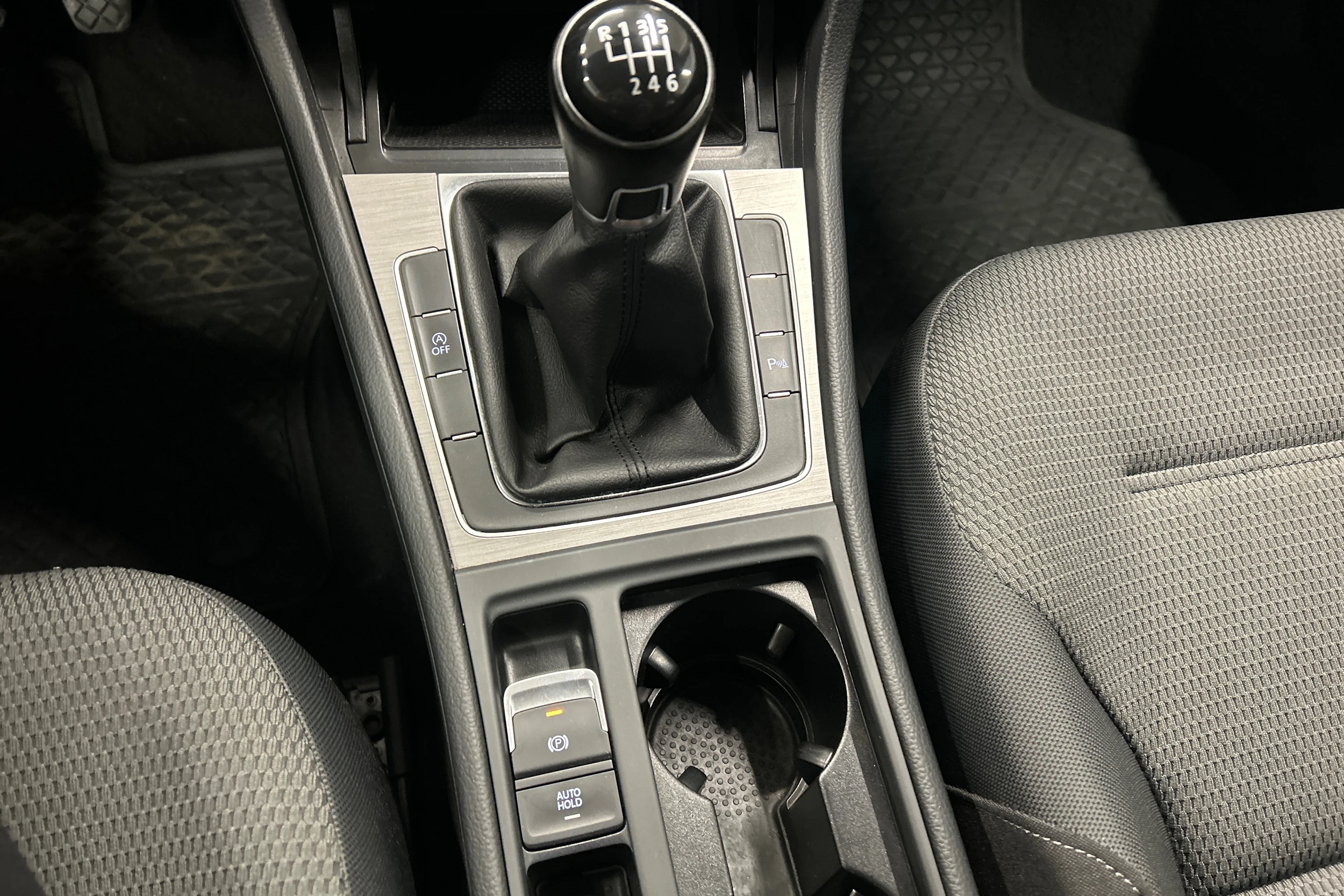 Valkoinen Volkswagen GOLF 2015 kuva 16.