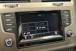 Valkoinen Volkswagen GOLF 2015 kuva 19.
