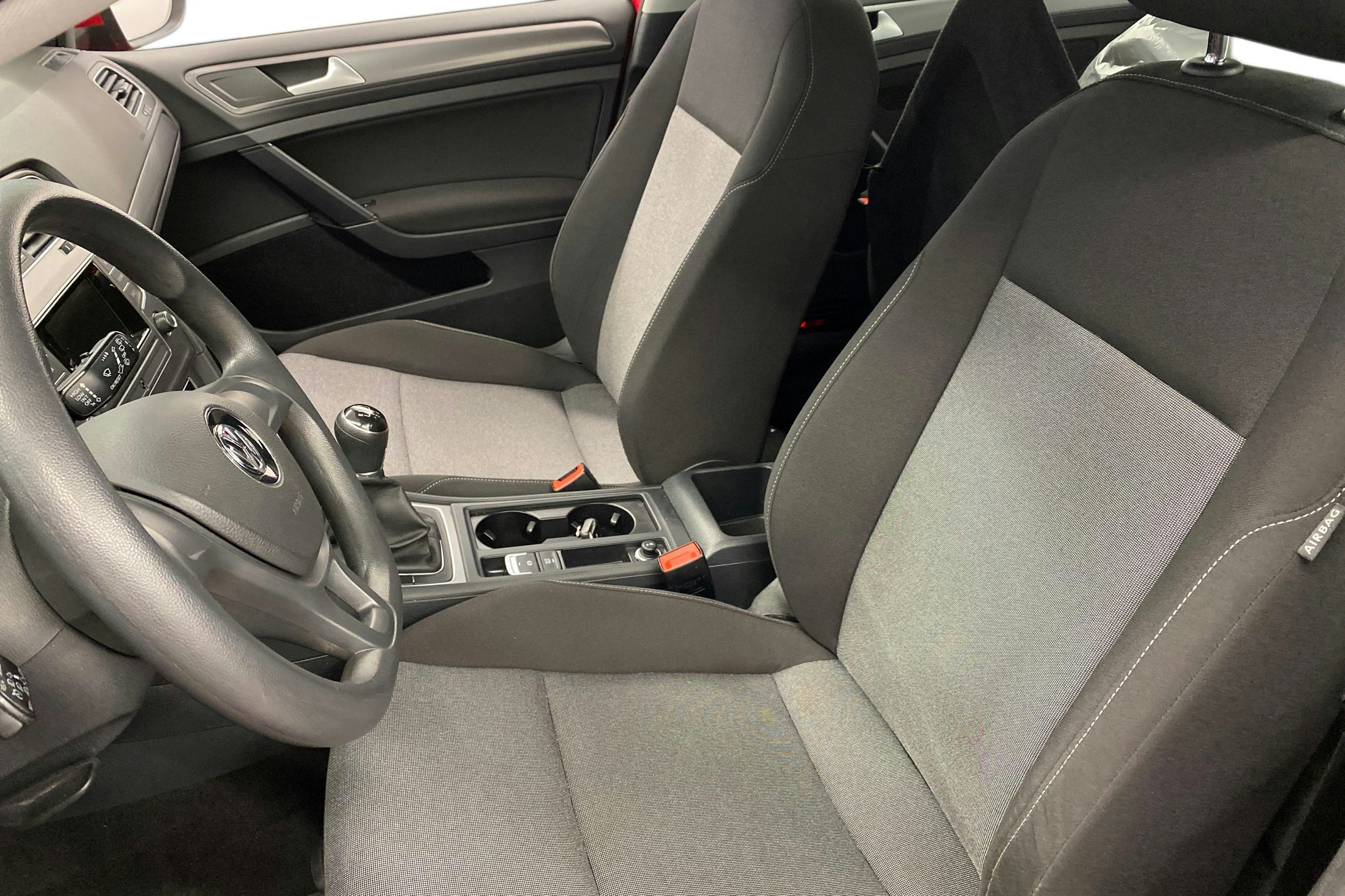 Punainen Volkswagen GOLF 2015 kuva 10.