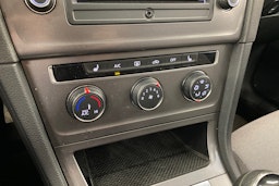 Punainen Volkswagen GOLF 2015 kuva 16.