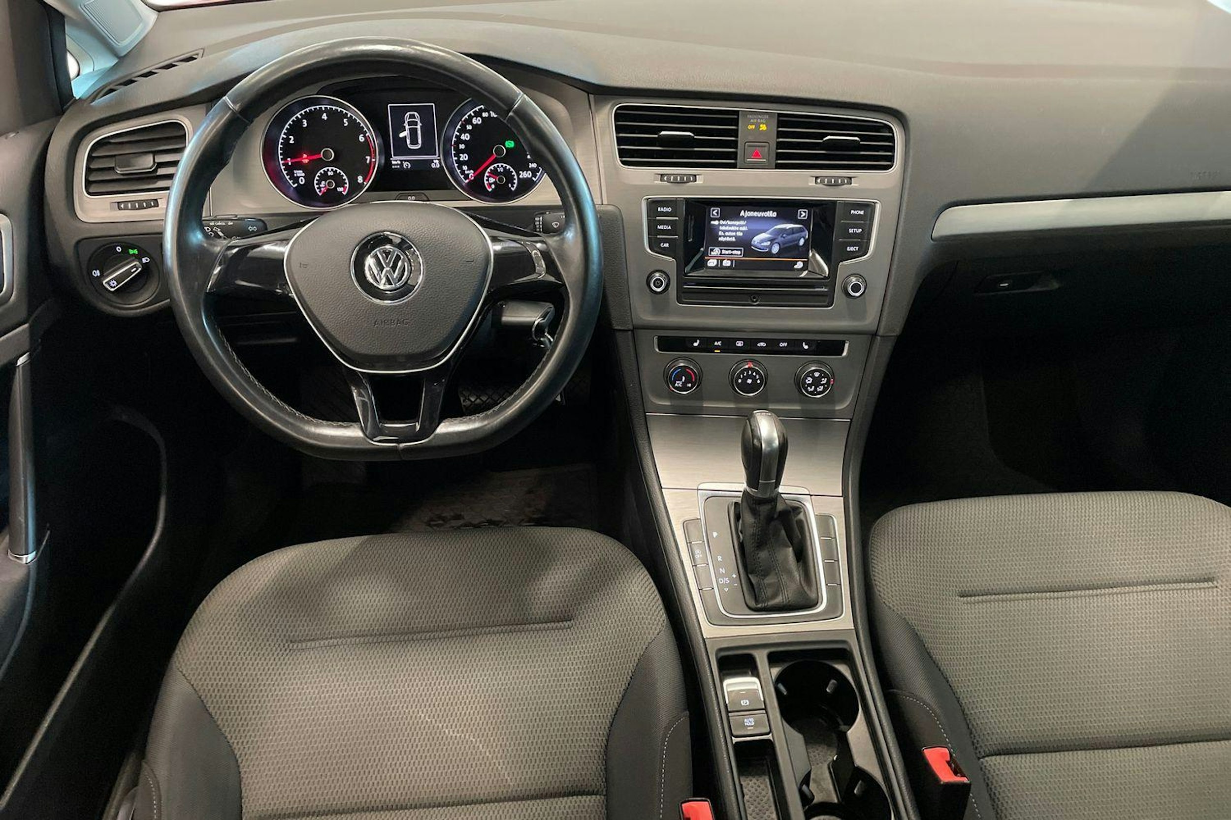 punainen Volkswagen Golf 2015 kuva 7.