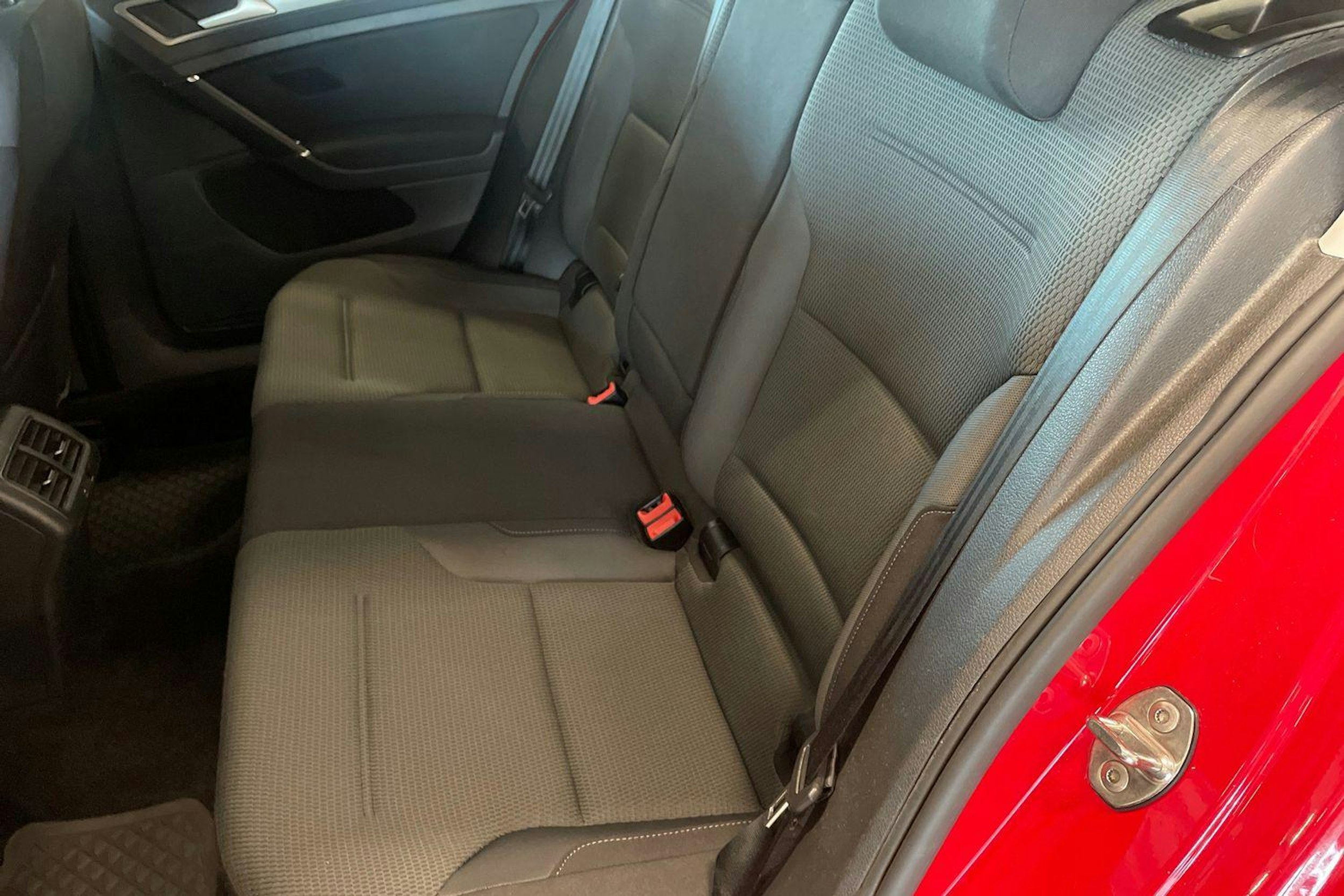 punainen Volkswagen Golf 2015 kuva 8.