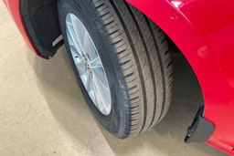 punainen Volkswagen Golf 2015 kuva 10.