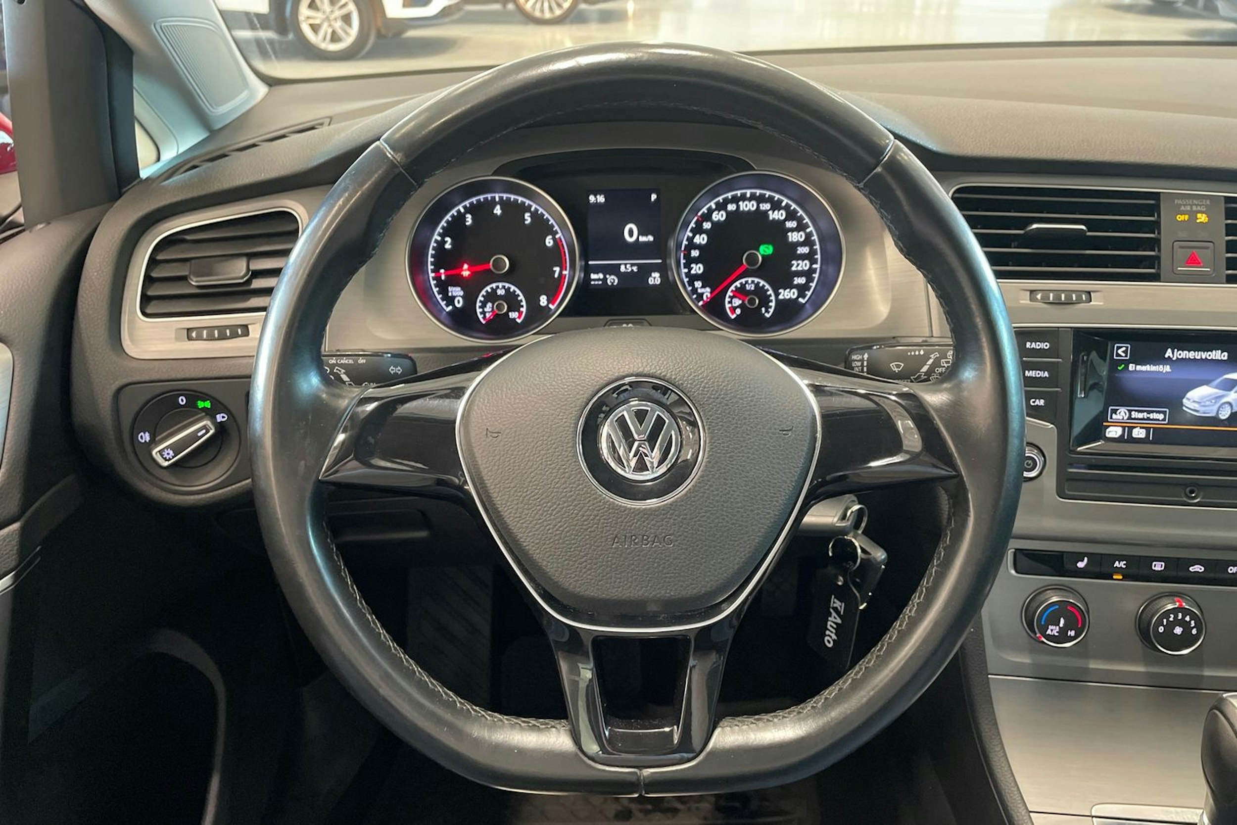 punainen Volkswagen Golf 2015 kuva 11.