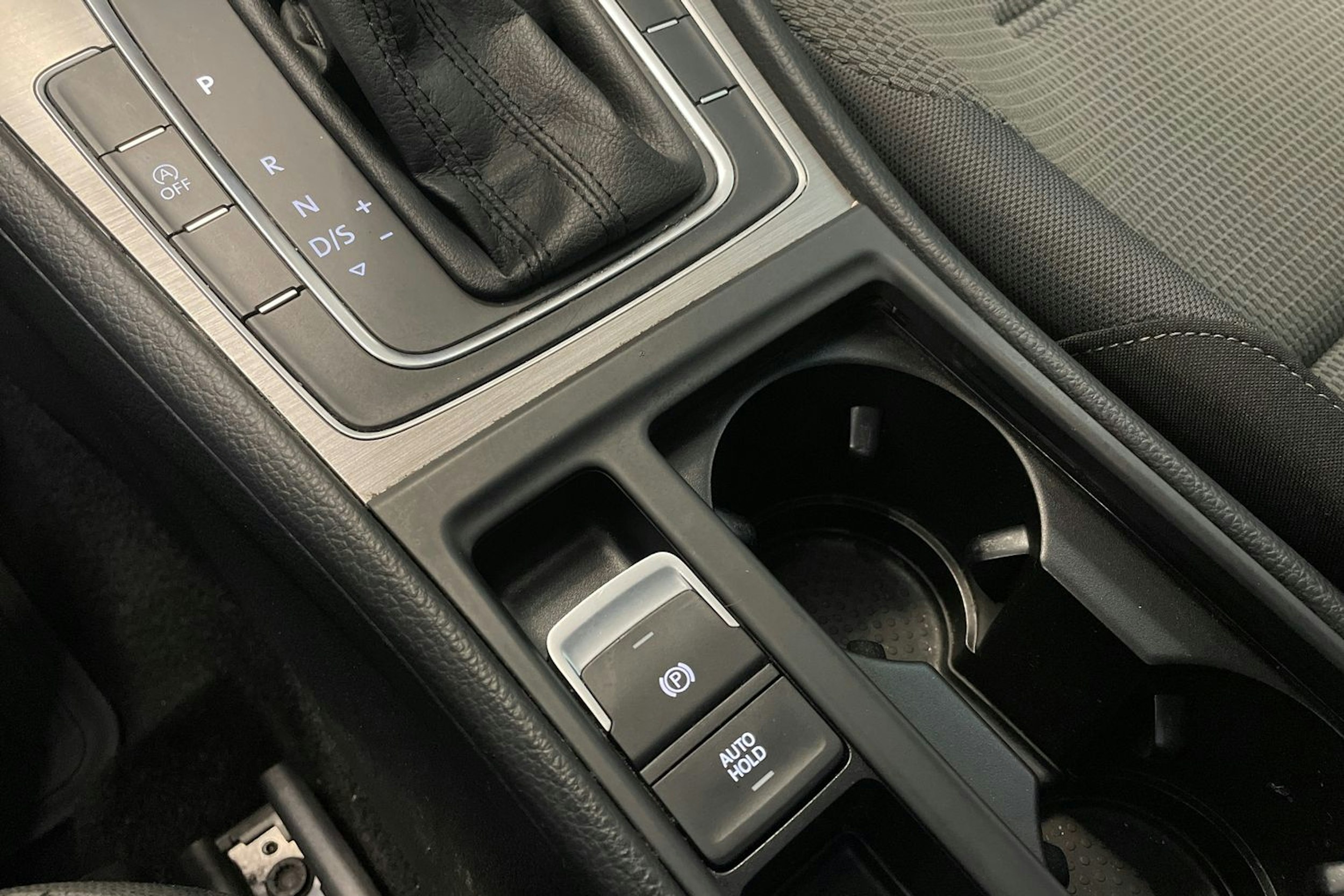 punainen Volkswagen Golf 2015 kuva 17.