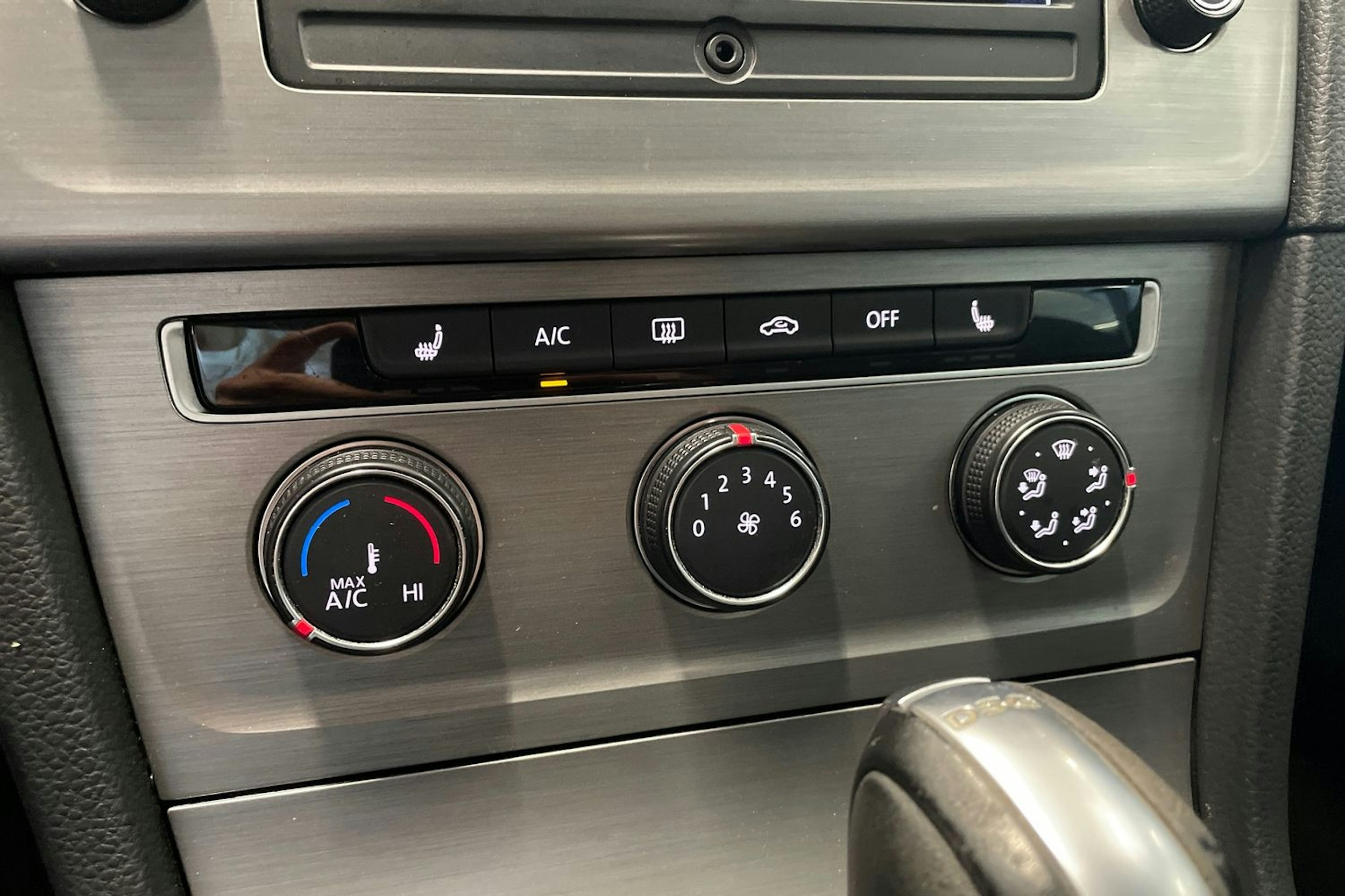 punainen Volkswagen Golf 2015 kuva 18.