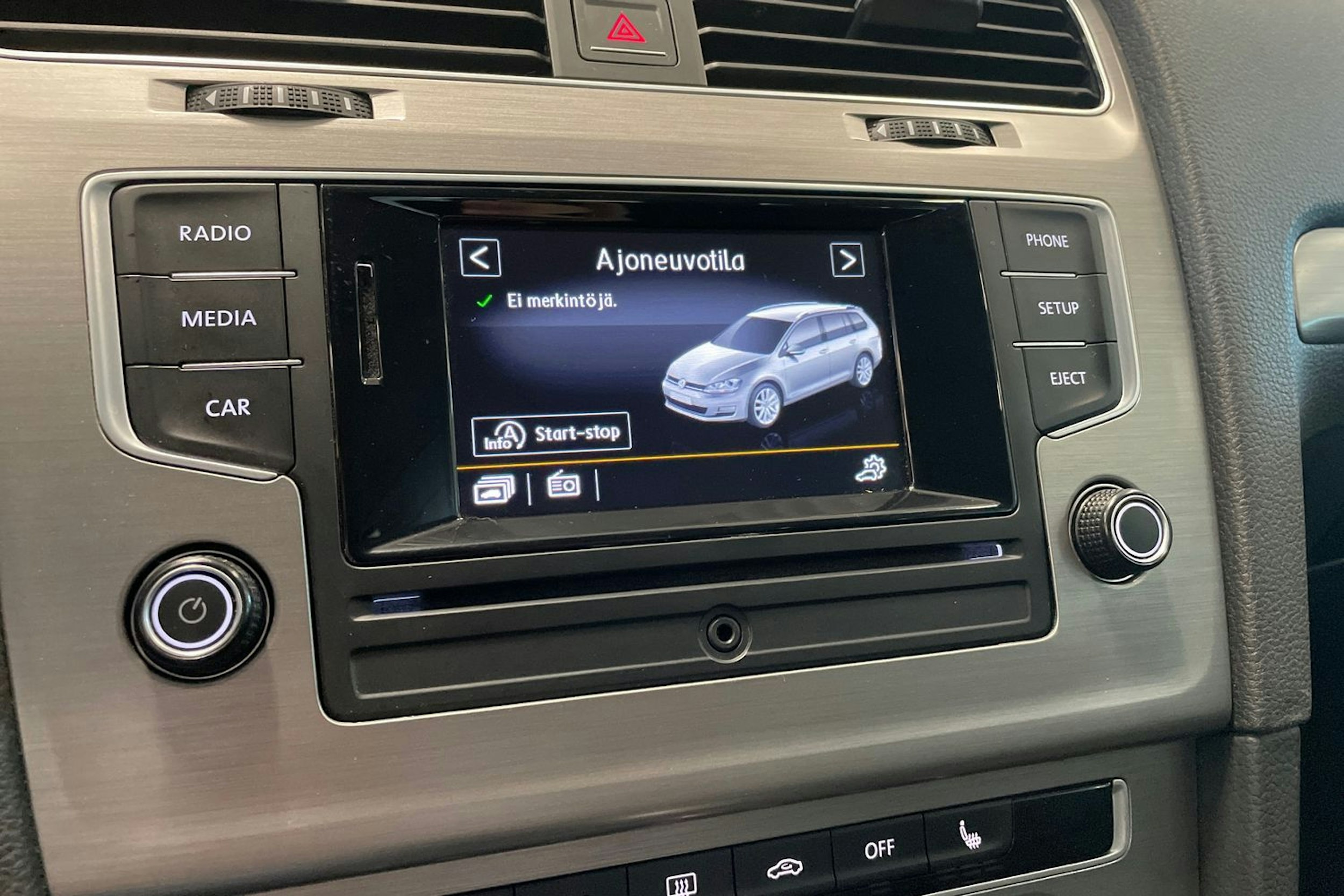 punainen Volkswagen Golf 2015 kuva 19.