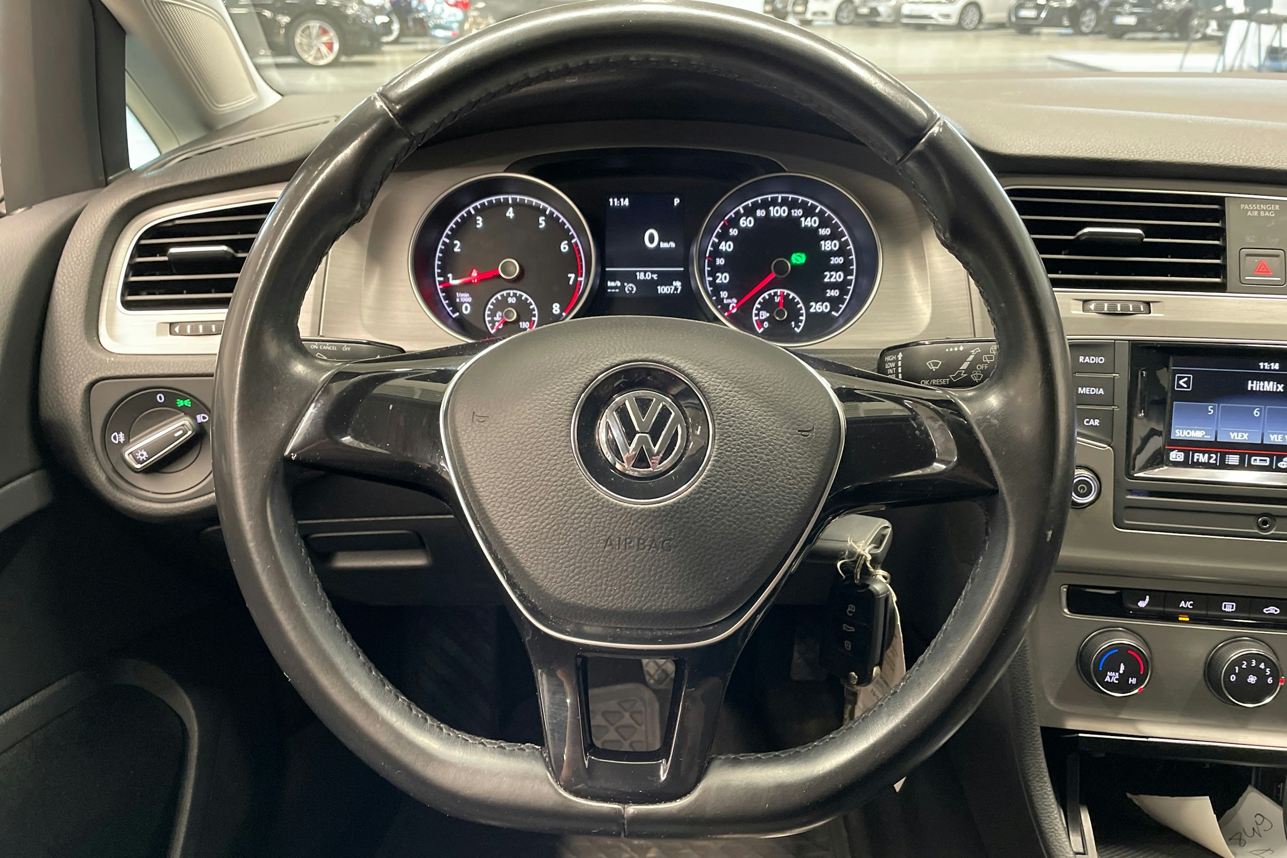 valkoinen Volkswagen Golf 2015 kuva 10.