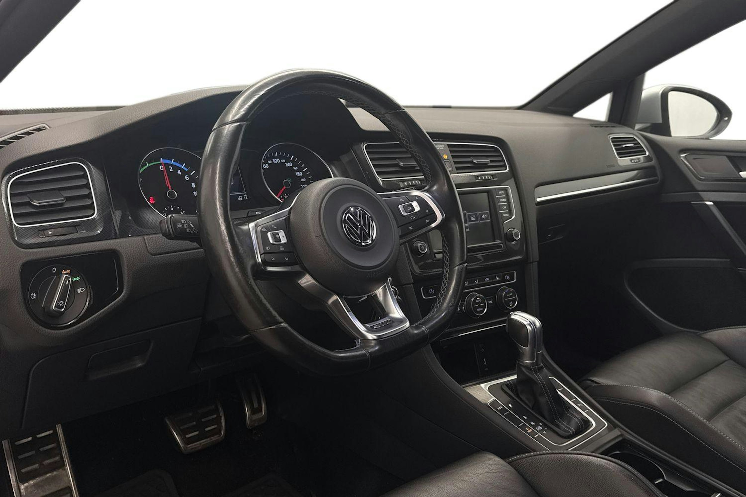 harmaa Volkswagen Golf 2015 kuva 7.