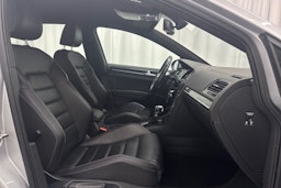 harmaa Volkswagen Golf 2015 kuva 13.