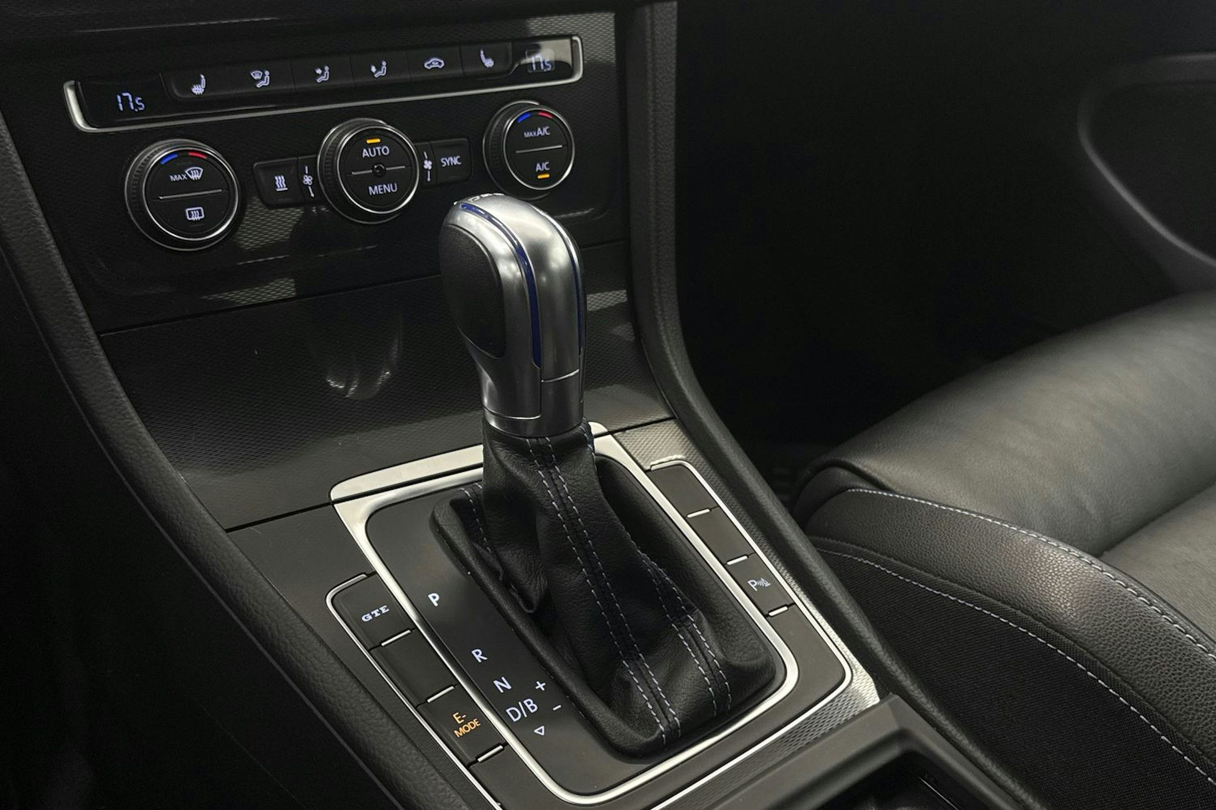 harmaa Volkswagen Golf 2015 kuva 20.
