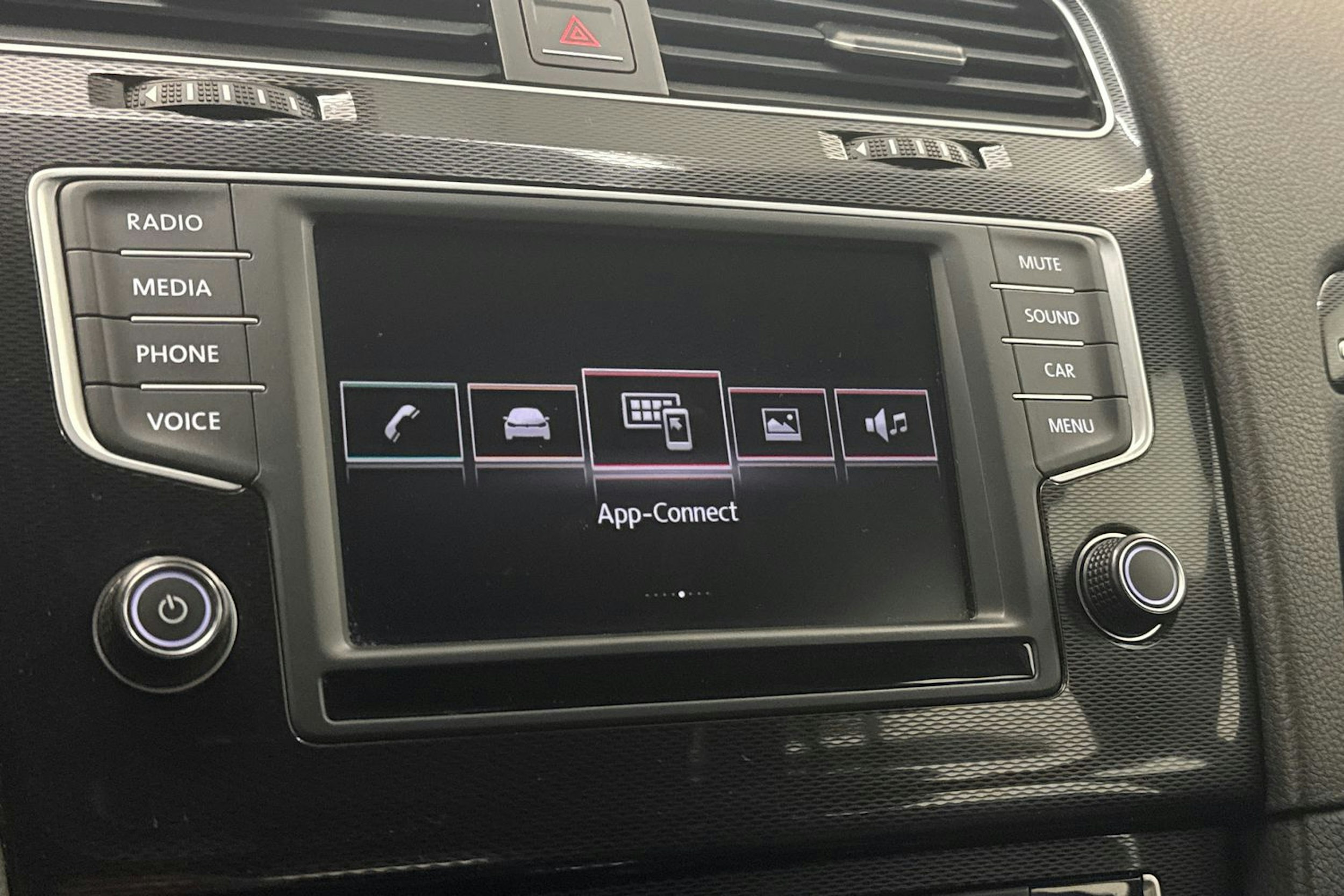 harmaa Volkswagen Golf 2015 kuva 22.