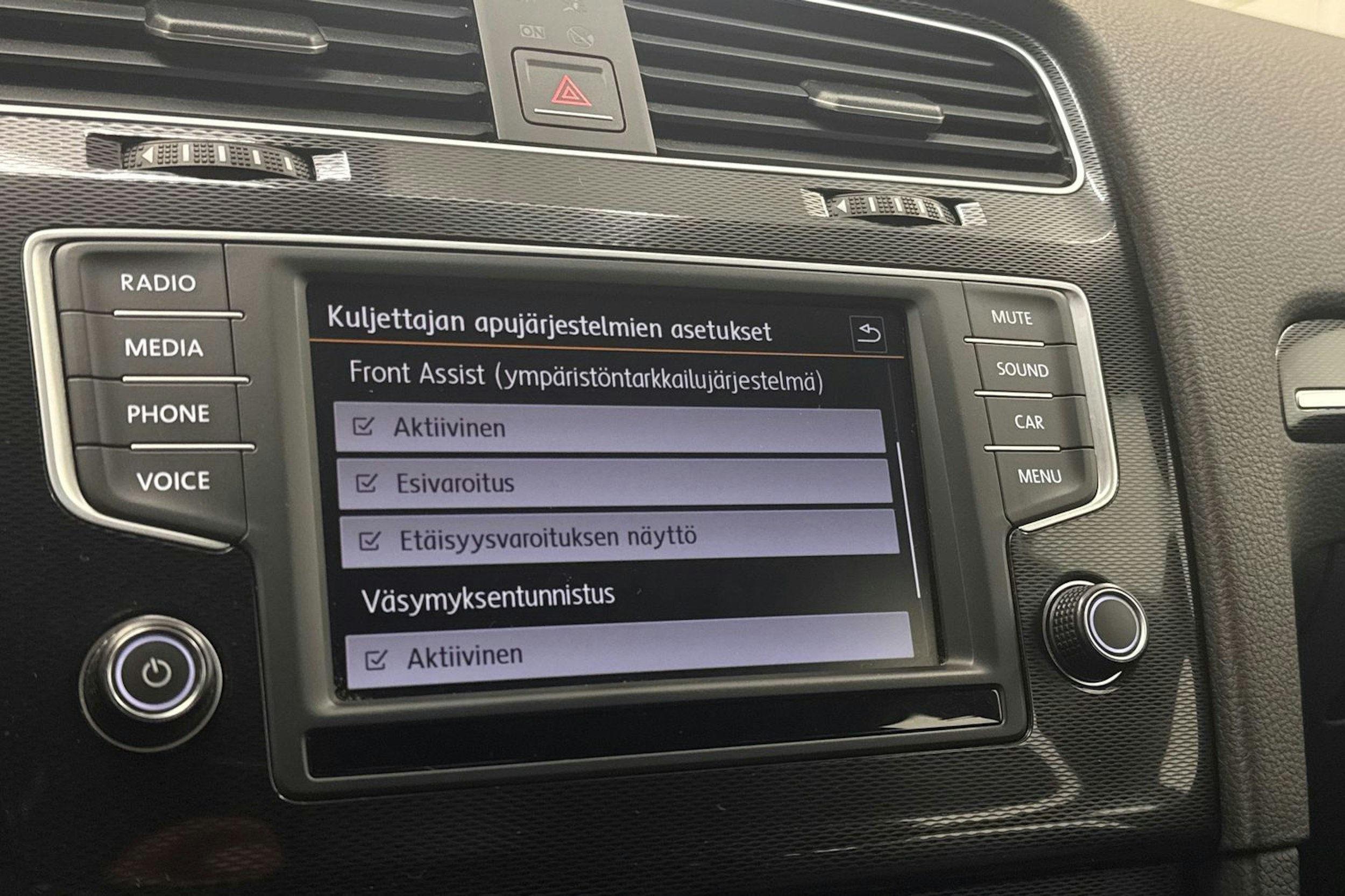 harmaa Volkswagen Golf 2015 kuva 28.