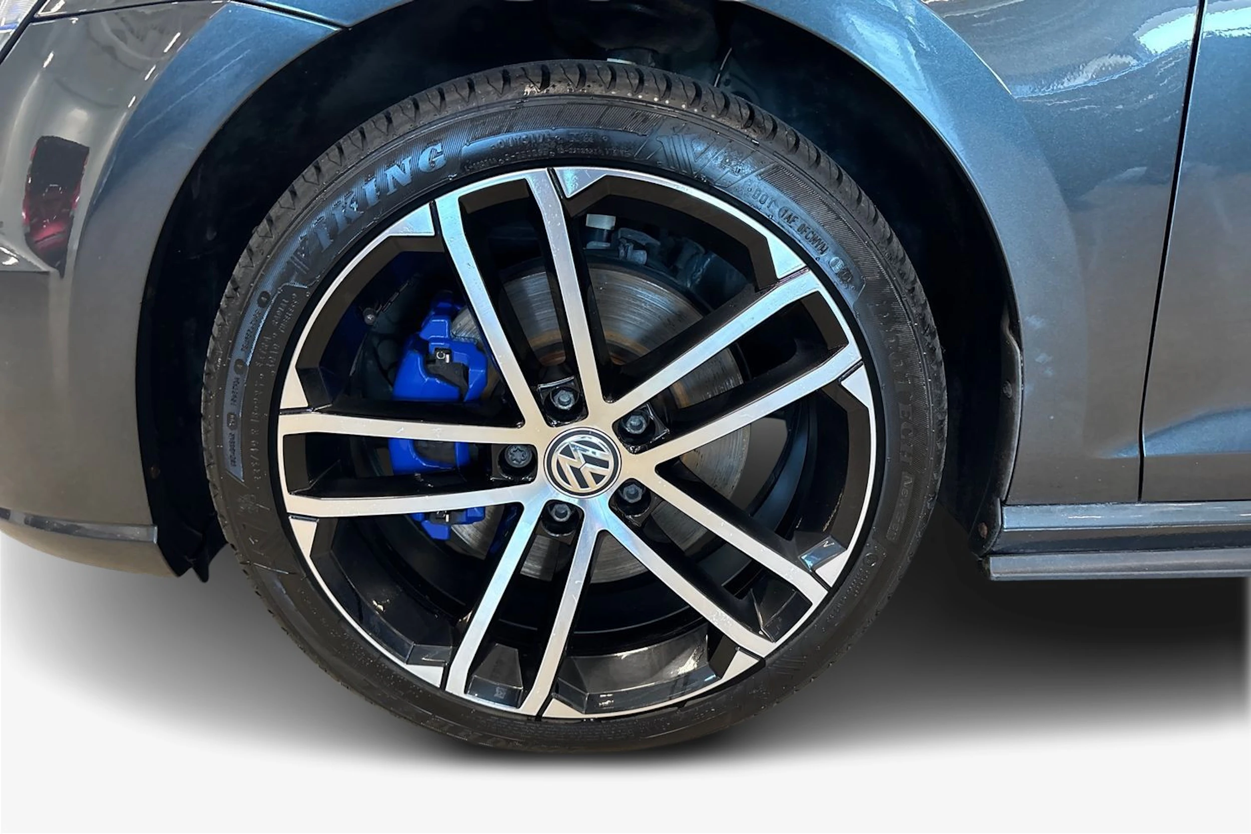 musta Volkswagen Golf 2015 kuva 9.