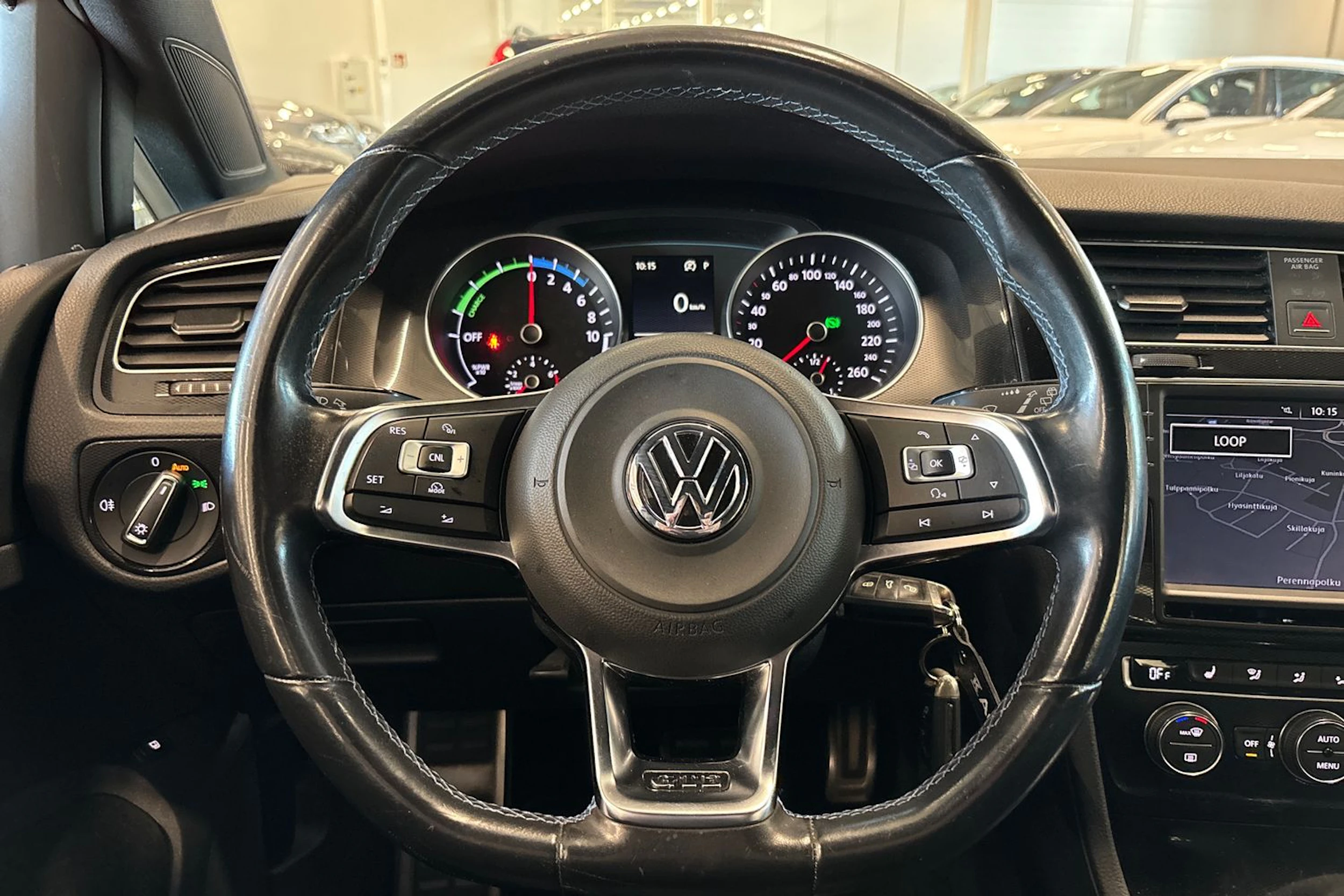 musta Volkswagen Golf 2015 kuva 12.