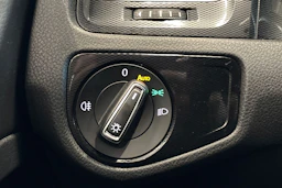 musta Volkswagen Golf 2015 kuva 16.