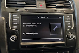musta Volkswagen Golf 2015 kuva 20.