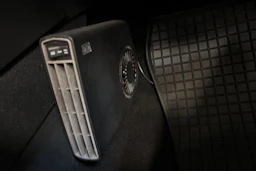 musta Volkswagen Golf 2015 kuva 28.