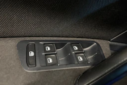 musta Volkswagen Golf 2015 kuva 31.
