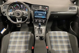 valkoinen Volkswagen Golf 2015 kuva 9.