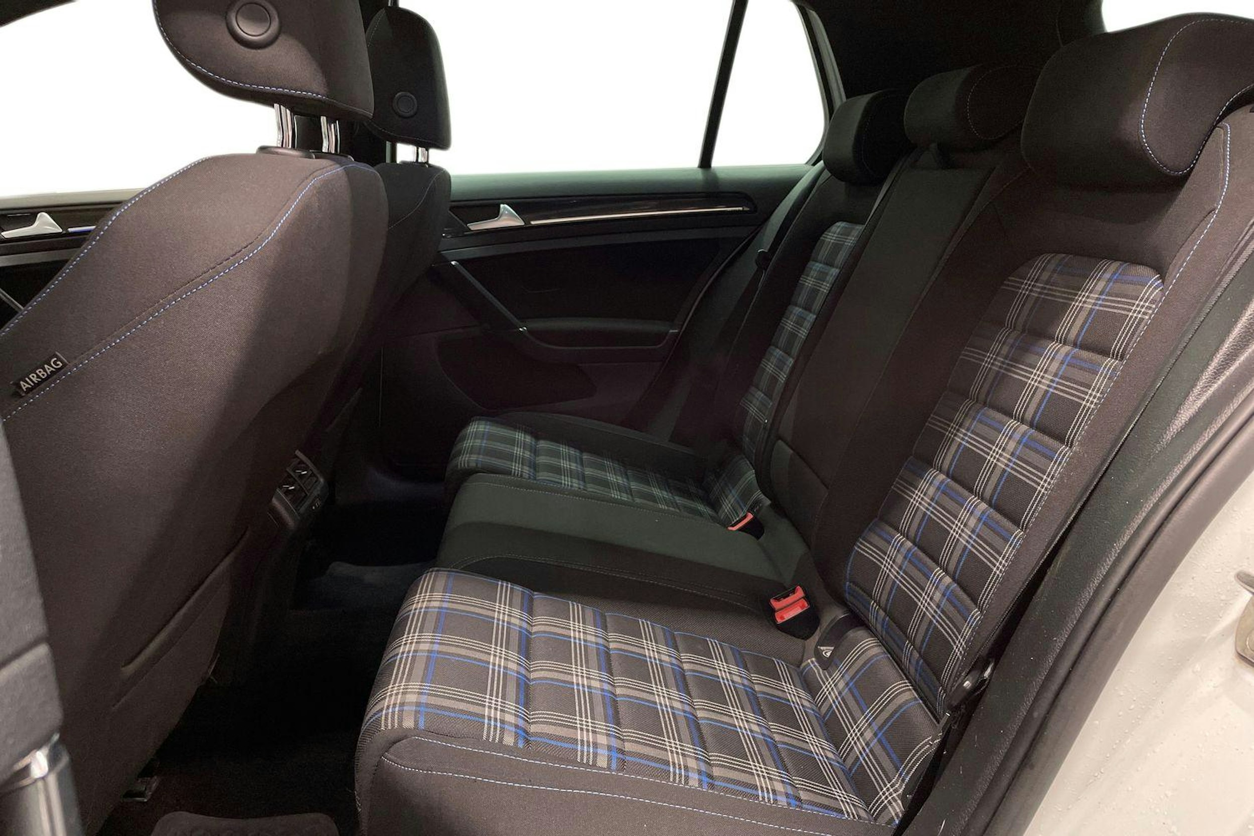 valkoinen Volkswagen Golf 2015 kuva 10.