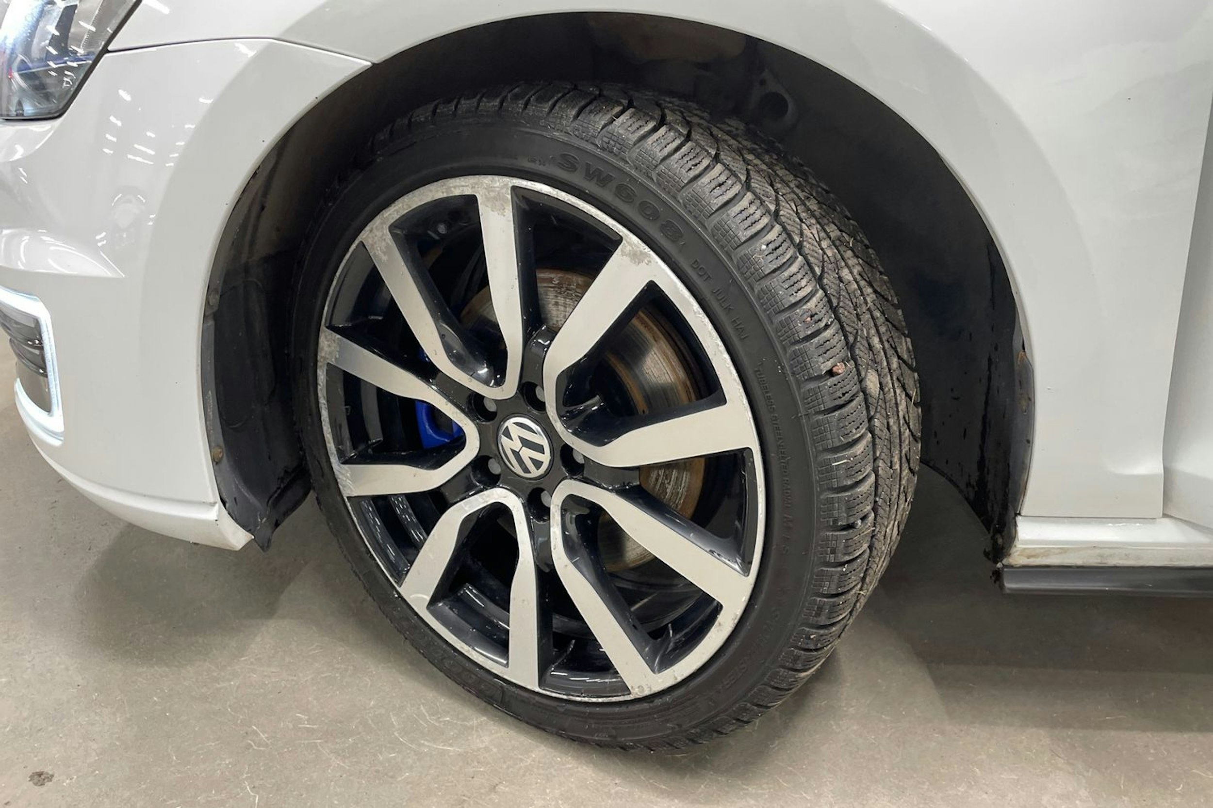 valkoinen Volkswagen Golf 2015 kuva 13.