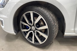 valkoinen Volkswagen Golf 2015 kuva 13.