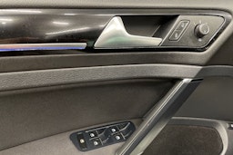 valkoinen Volkswagen Golf 2015 kuva 27.