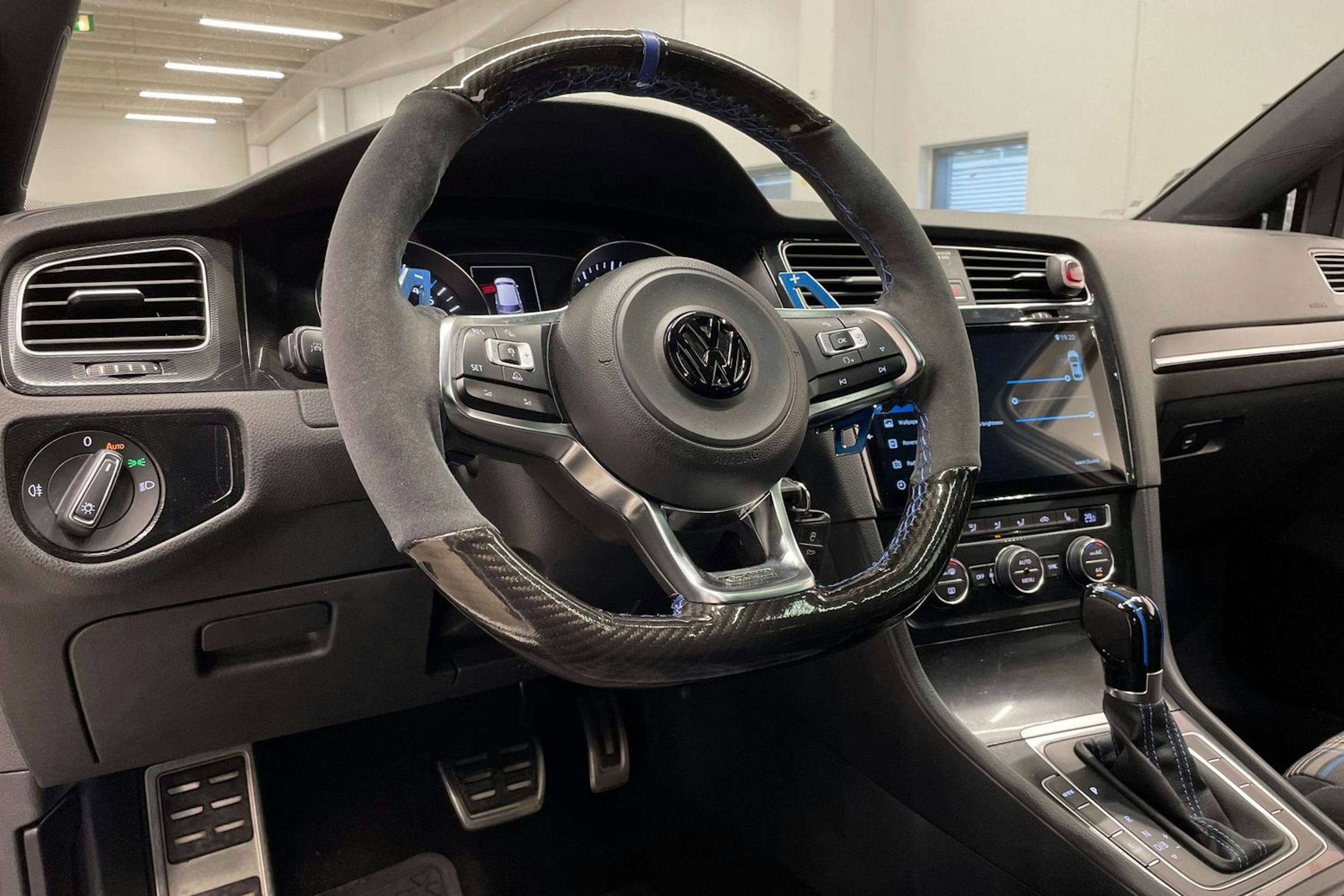 valkoinen Volkswagen Golf 2015 kuva 29.