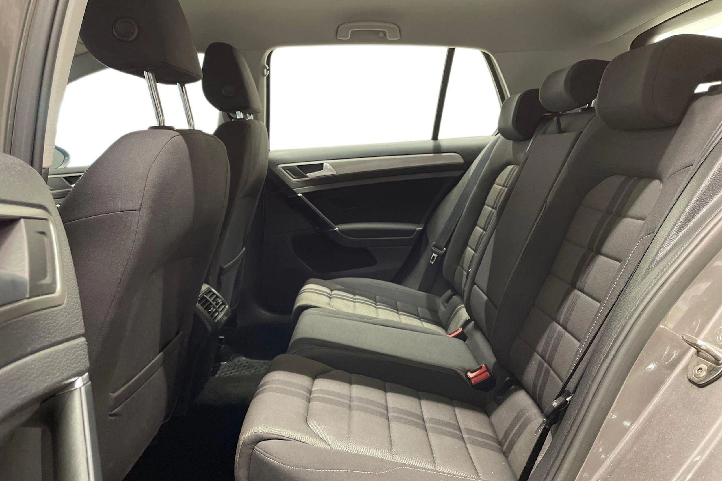 harmaa Volkswagen Golf 2015 kuva 8.