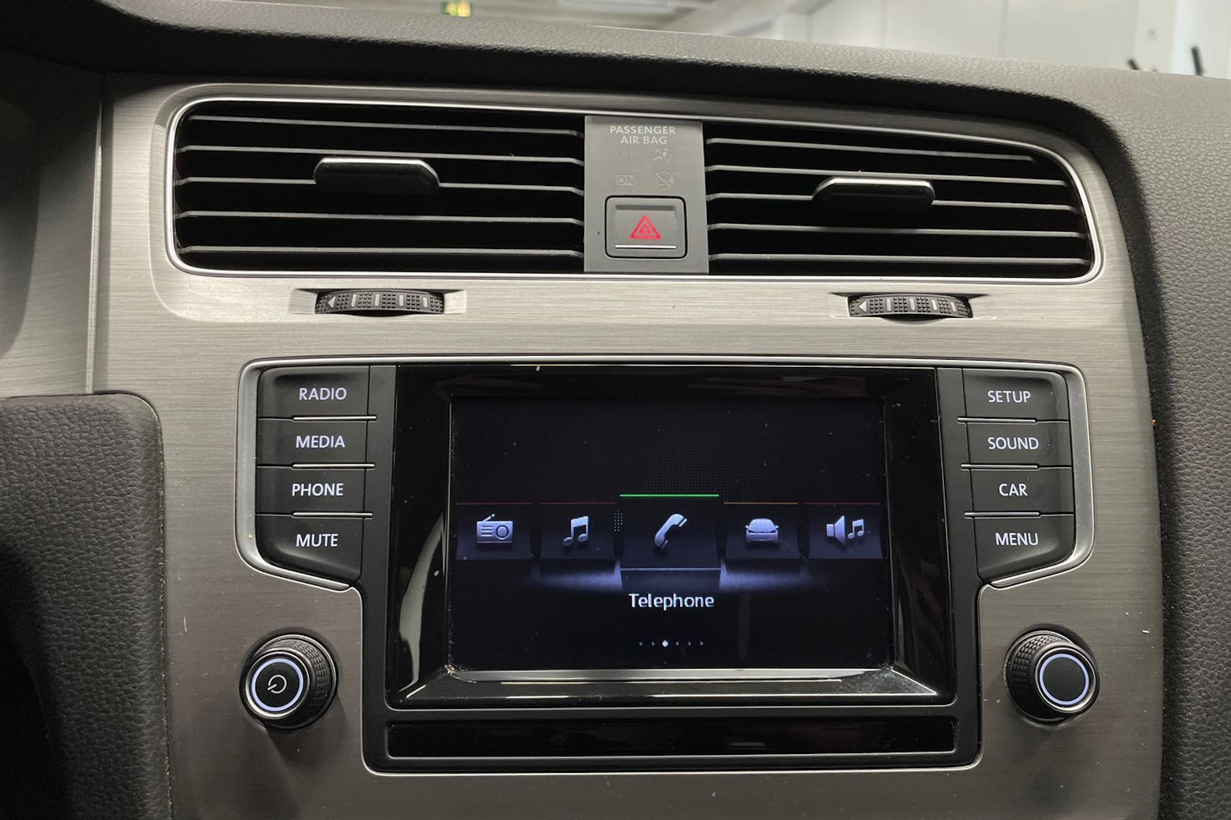 harmaa Volkswagen Golf 2015 kuva 14.