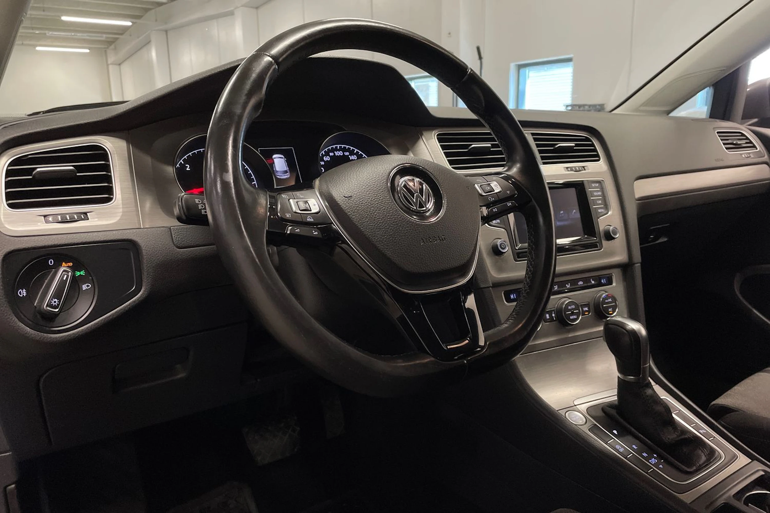 harmaa Volkswagen Golf 2015 kuva 20.