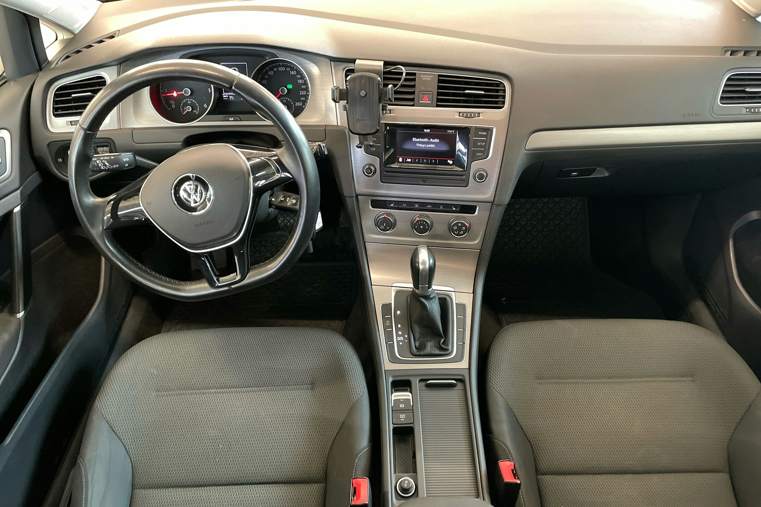 valkoinen Volkswagen Golf 2015 kuva 7.