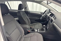 Valkoinen Volkswagen GOLF 2015 kuva 13.