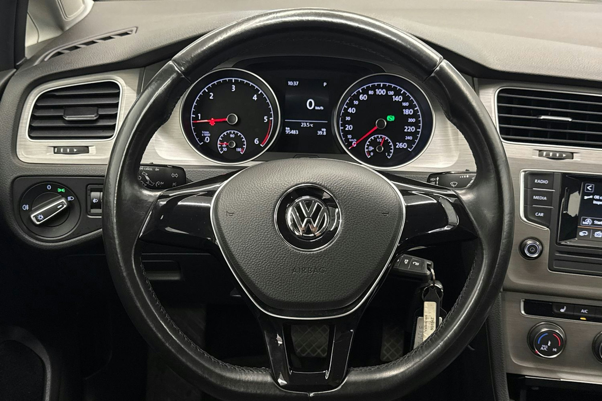 Valkoinen Volkswagen GOLF 2015 kuva 14.