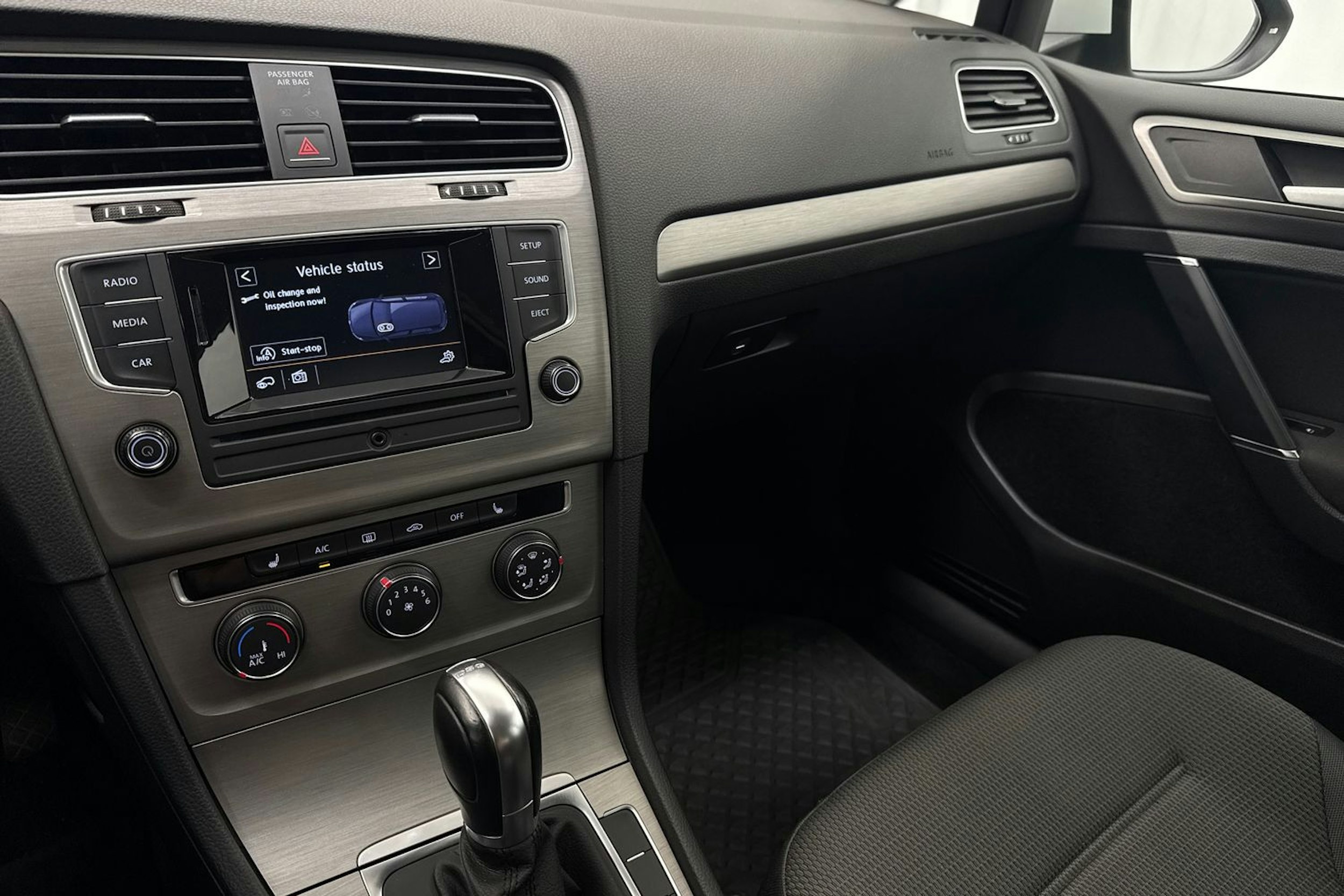 Valkoinen Volkswagen GOLF 2015 kuva 20.