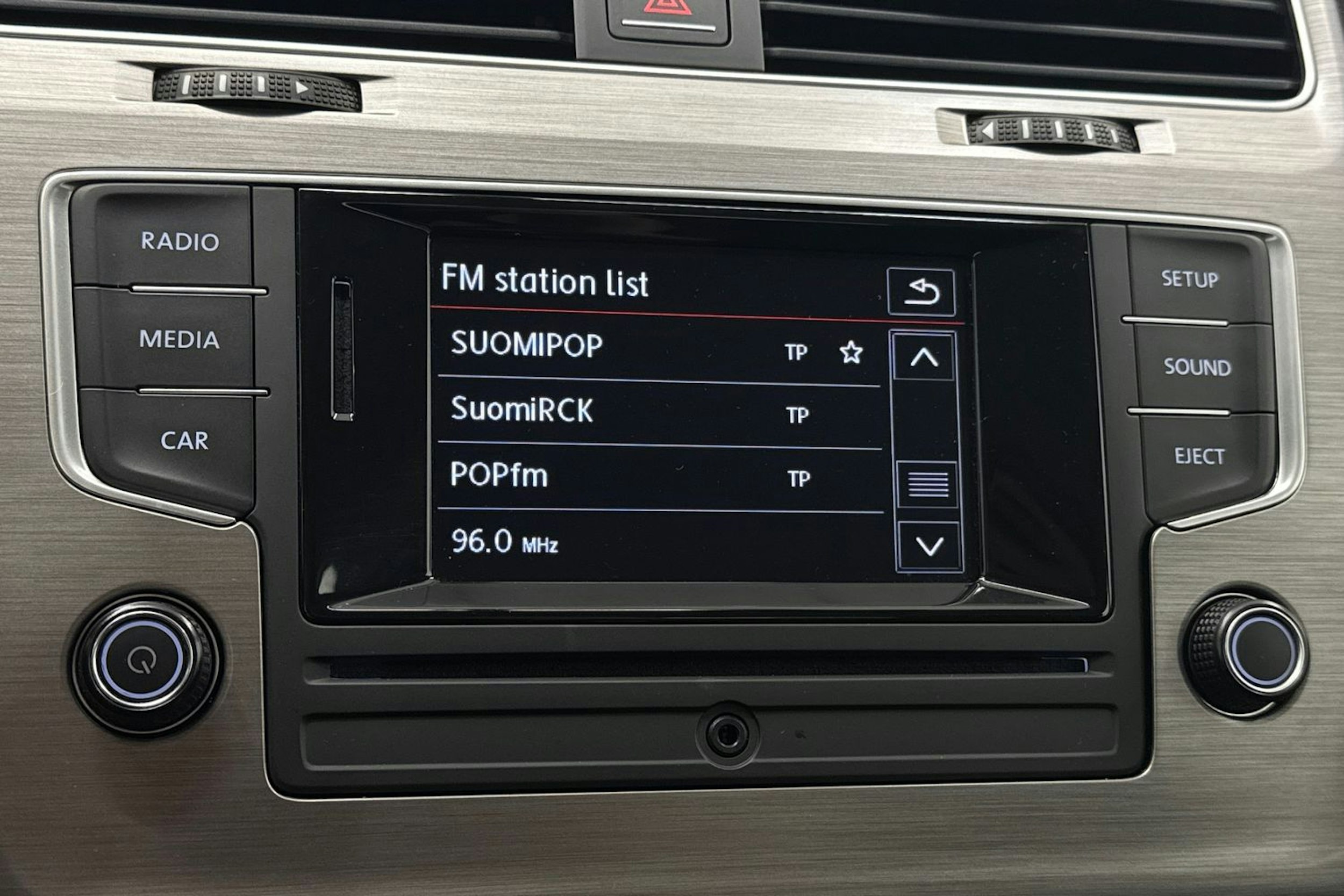 Valkoinen Volkswagen GOLF 2015 kuva 22.