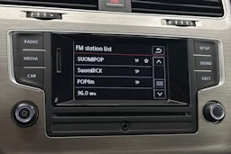 Valkoinen Volkswagen GOLF 2015 kuva 22.