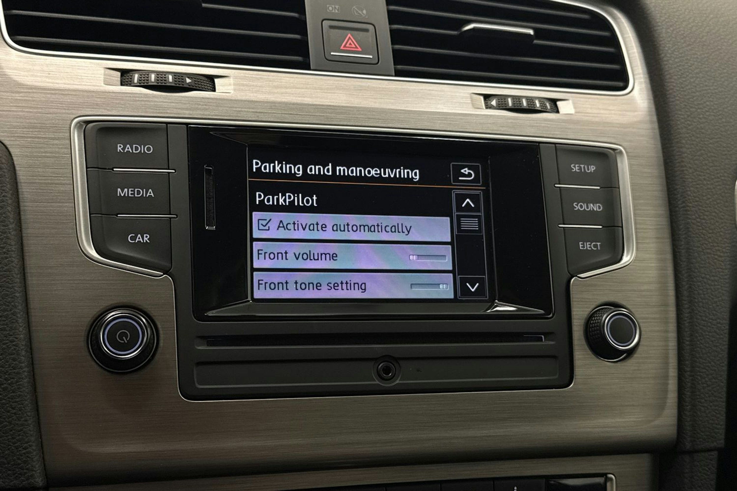 Valkoinen Volkswagen GOLF 2015 kuva 25.