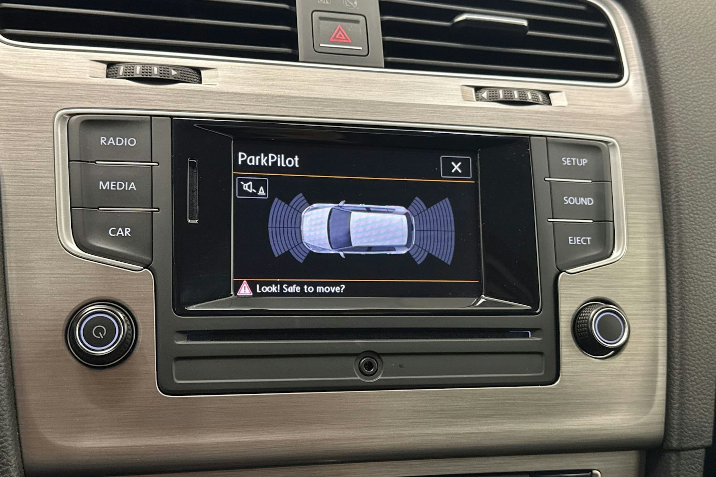 Valkoinen Volkswagen GOLF 2015 kuva 26.