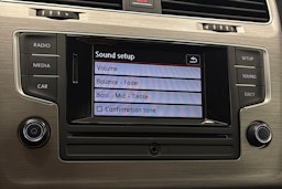 Valkoinen Volkswagen GOLF 2015 kuva 27.