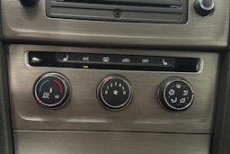 Valkoinen Volkswagen GOLF 2015 kuva 28.